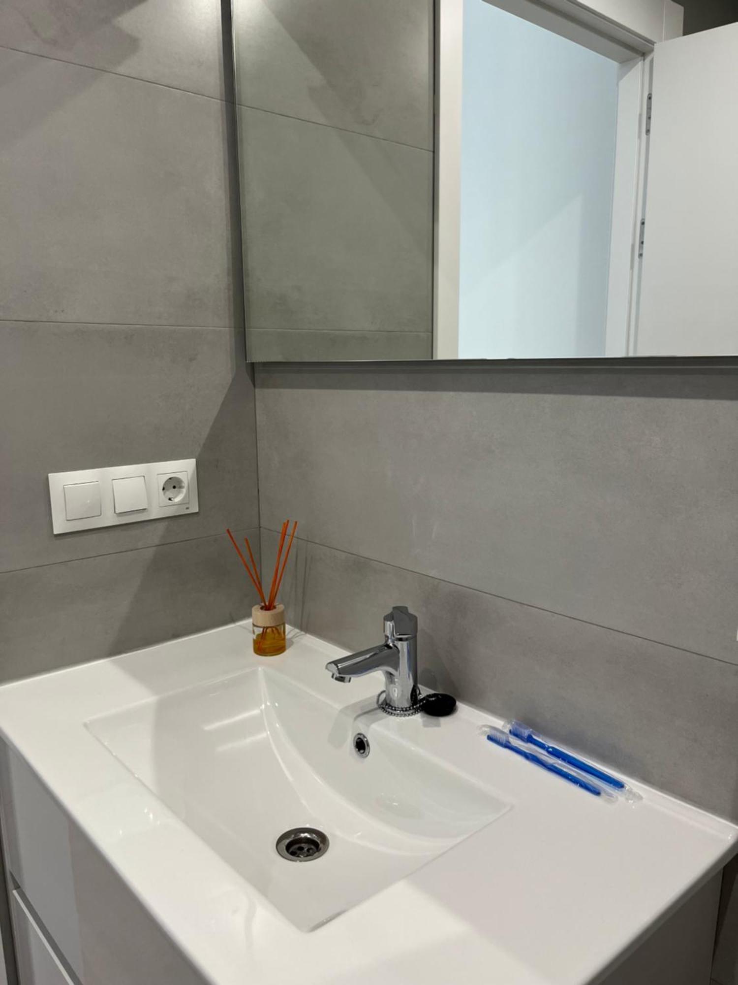 Apartamento Puerta De Burgos Vut09605 Eksteriør billede